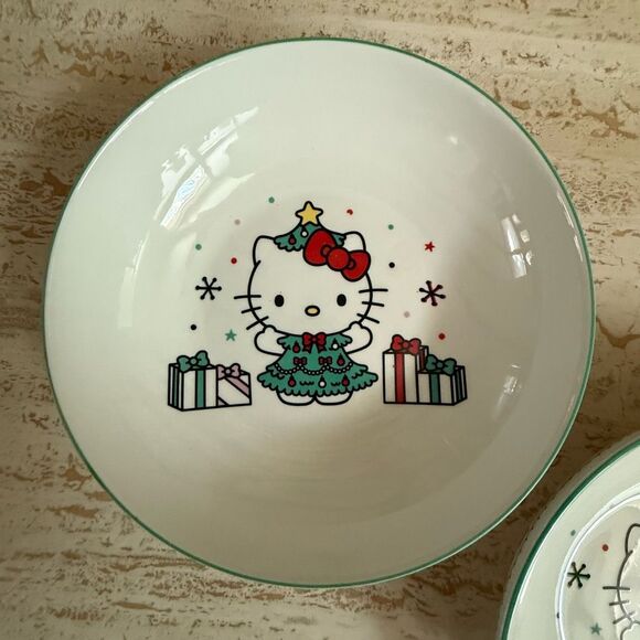 Hello kitty Christmas tree theme pasta bowls set of two - Picture 3 of 7